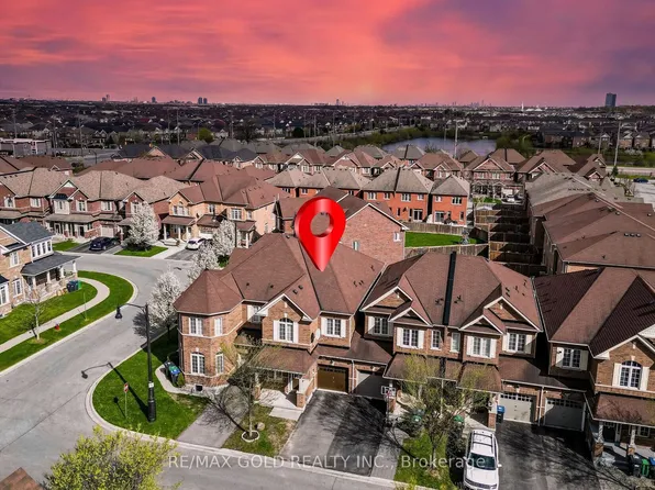 17 Primo Rd, Brampton, ON L7A 0Z9