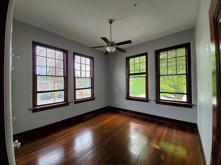 214 W Elm St #202 — Photo 6