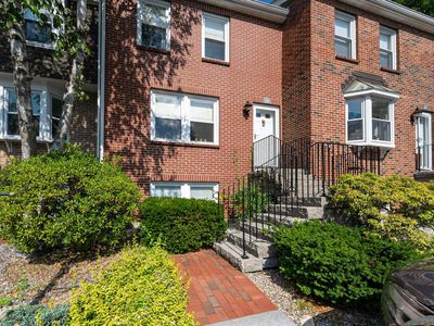 39 Derryfield Court, Manchester, NH, 03104