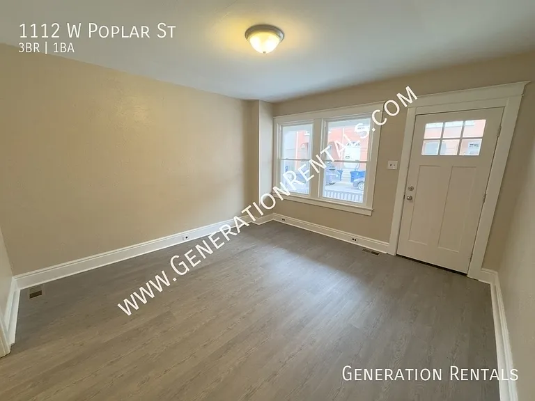 1112 W Poplar St — Photo 5