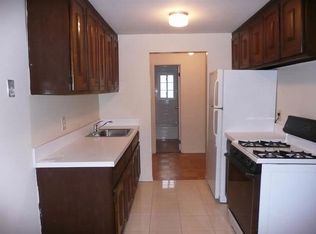 74 Jervis Ave, Farmingdale, NY 11735