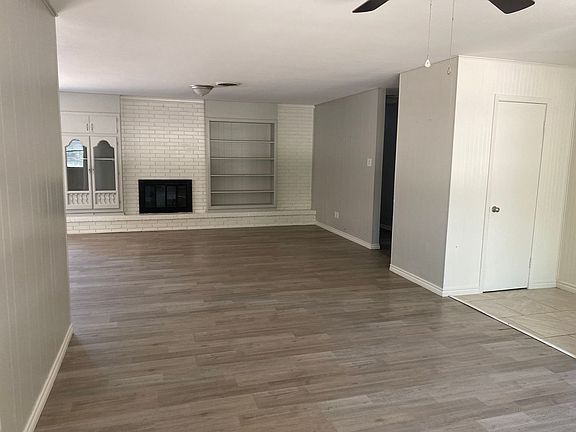 3rd image of 1715 Meadowbrook Dr