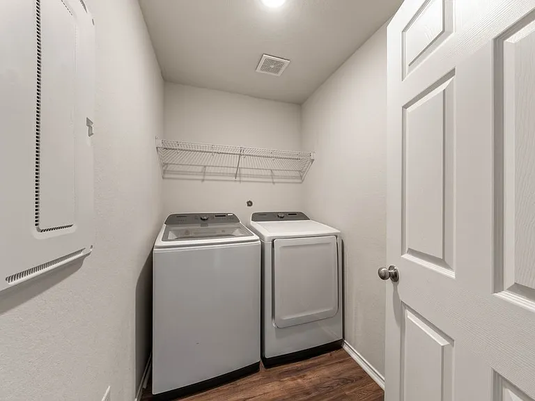 6231 Antares — Photo 31
