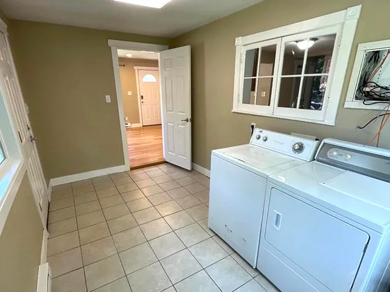 601 S Sherwood St — Photo 5
