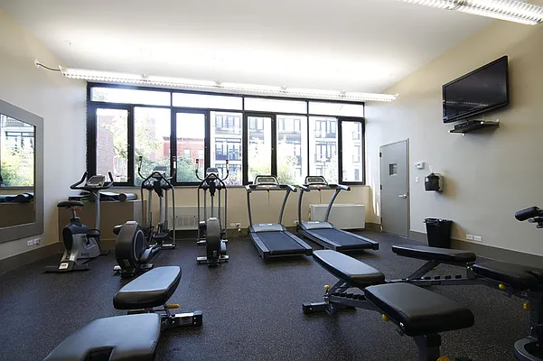 Rented by MNS | media 10