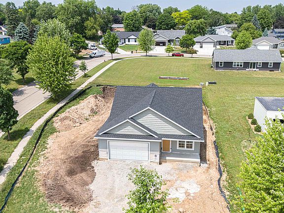 3rd image of 336 Sandmar Dr