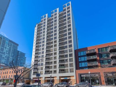 1212 N Wells St APT 303, Chicago, IL, 60610