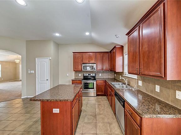 3rd image of 6233 Granite Creek Dr