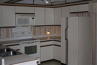 3rd image of 2 Fleetwood Dr