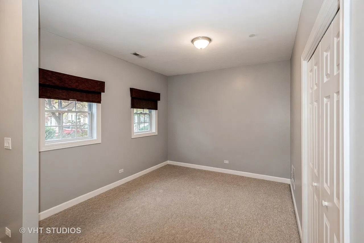 3 bed, 2.5 bath, 2600 sqft, $5,500 — Photo 2