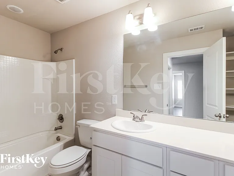 610 Ava Trl — Photo 13