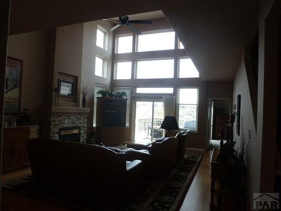 2nd image of 4437 Turnberry Cres