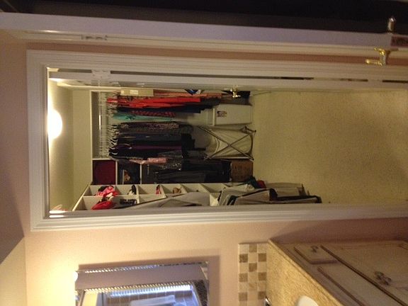 3rd image of 22402 Lemon St