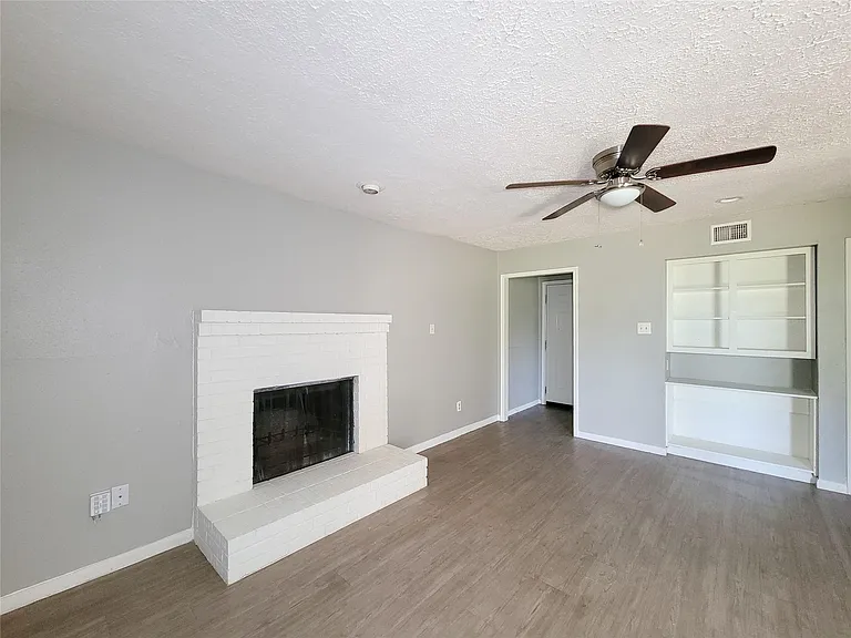13611 Ravensway Dr #B — Photo 4