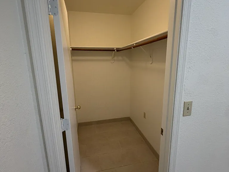 2534 S Perillo Dr — Photo 10