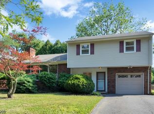 1167 Martine Ave, Scotch Plains, NJ 07076