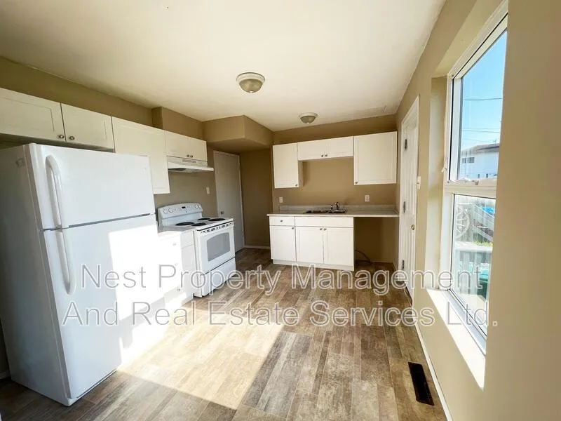 Primary Photo - 80 Wedeene St #1