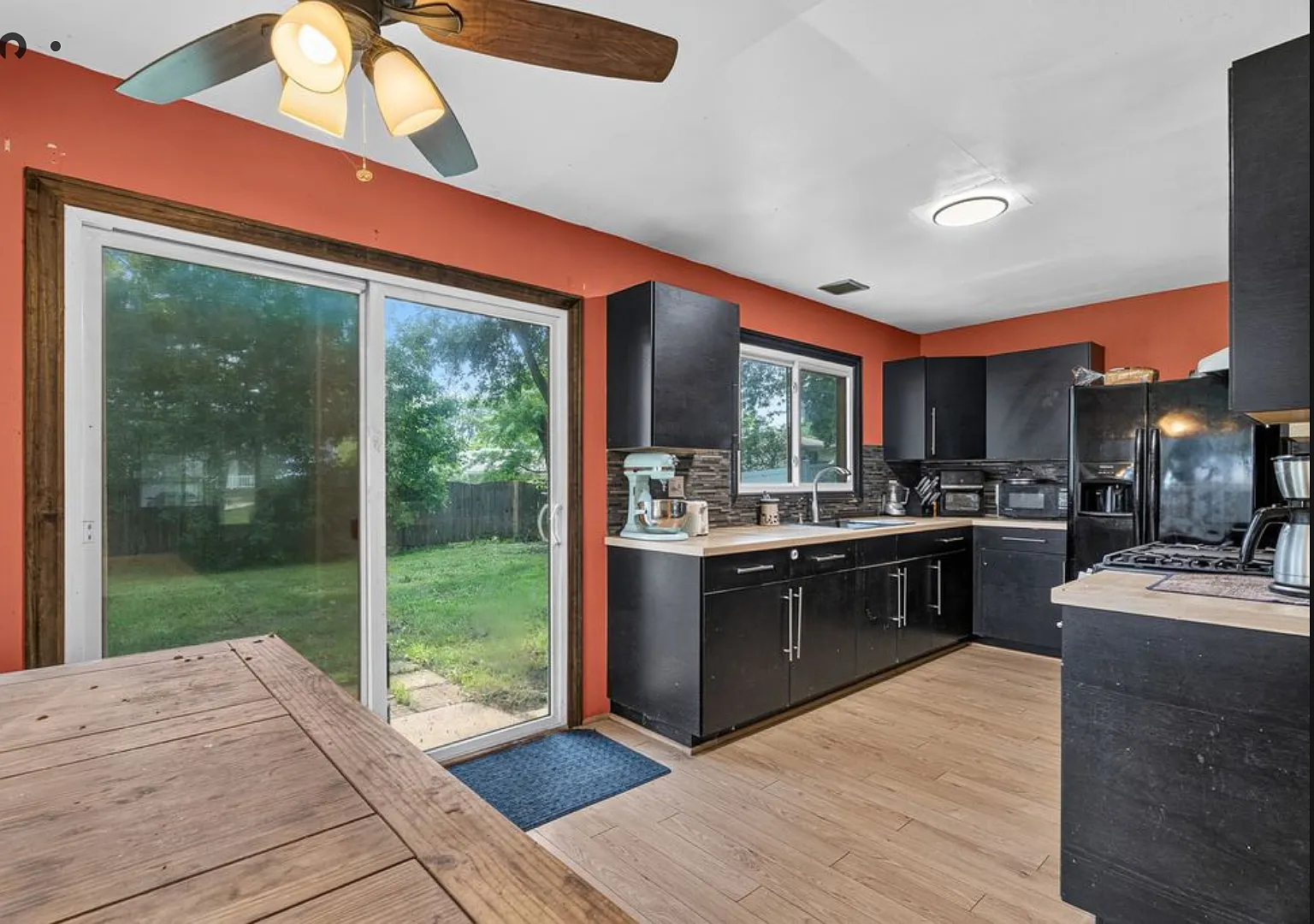 140 Tamarack Dr — Photo 2