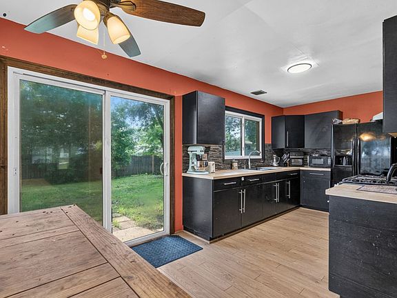 2nd image of 140 Tamarack Dr