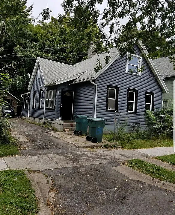 135 6th St