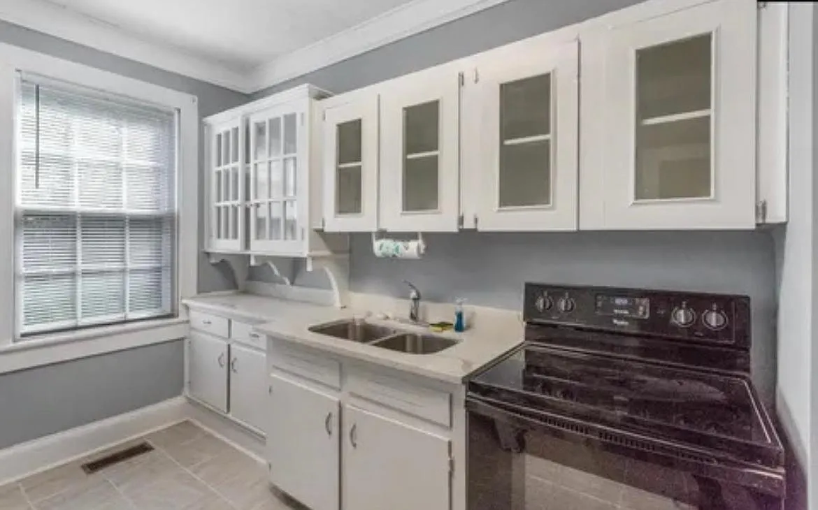 2 bed, 892 sqft, $1,300 — Photo 4