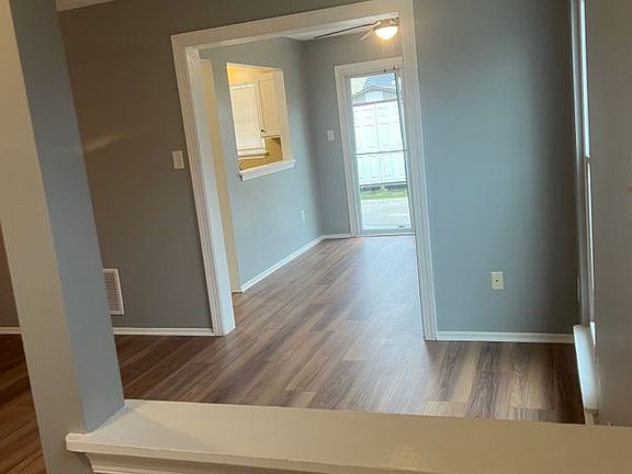 3rd image of 202 Jennifer Dr
