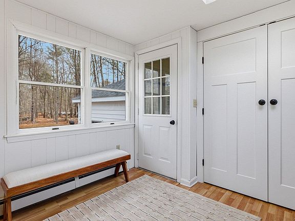 4th image of 397 Lang Road