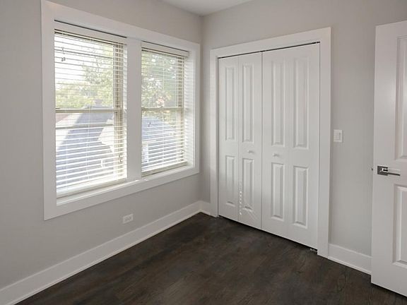 3rd image of 3915 1/2 N Janssen Ave #3S