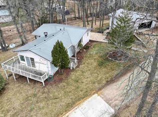 235 Center Point Dr, Montezuma, IA 50171