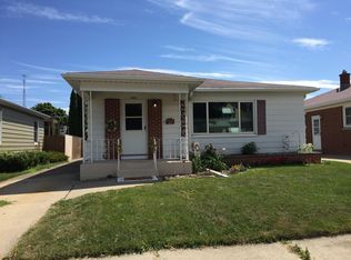 2909 Gillen St, Racine, WI 53403