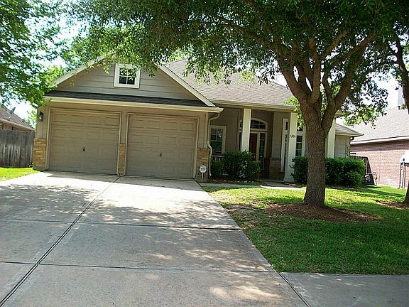 Welcome Home!! UNDER 200K in GREATWOOD!!!