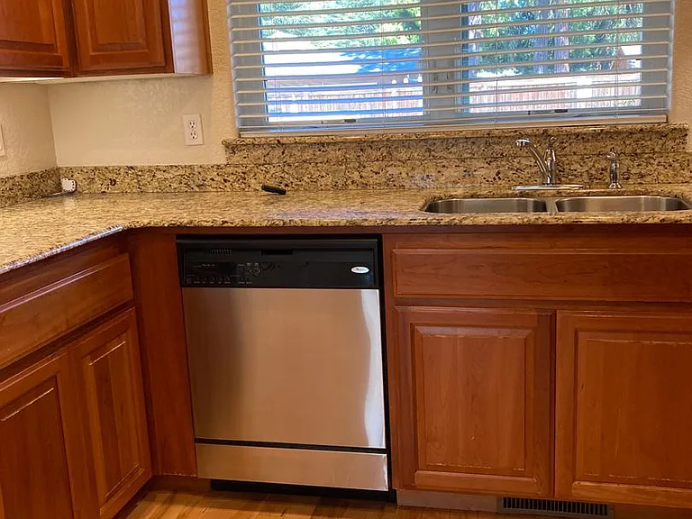 806 SW Kinsington Ct — Photo 6
