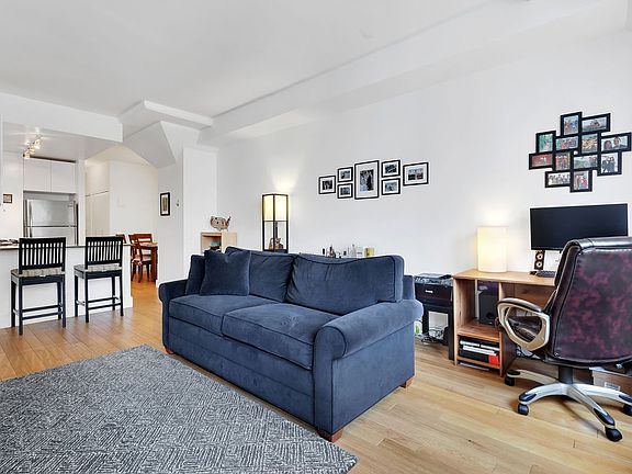 3rd image of 201 E 69th St APT 9E