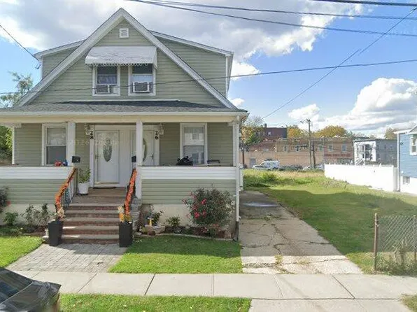 26 Arch St, Bloomfield, NJ 07003