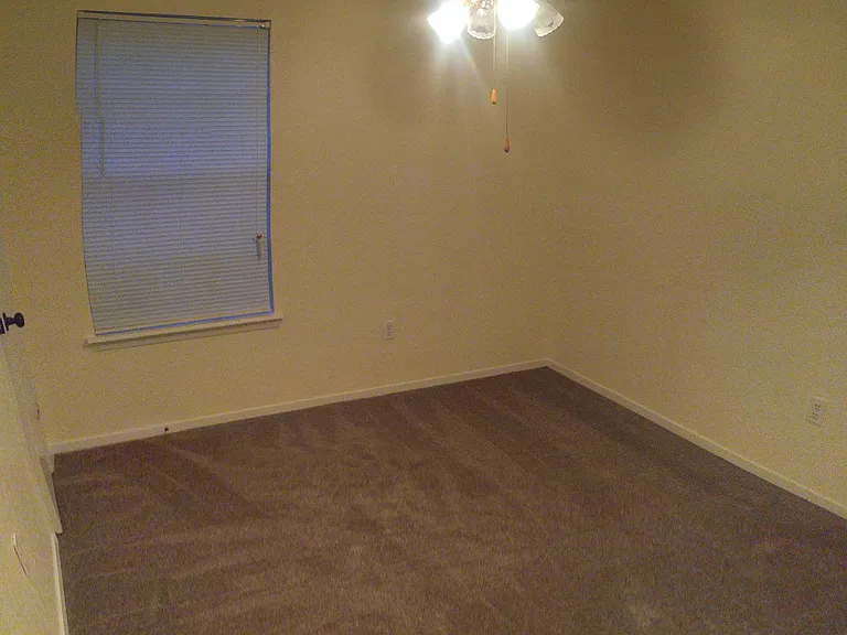 1029 Blue Carriage Ln N — Photo 12
