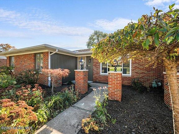 3rd image of 4311 Garden Estates Dr