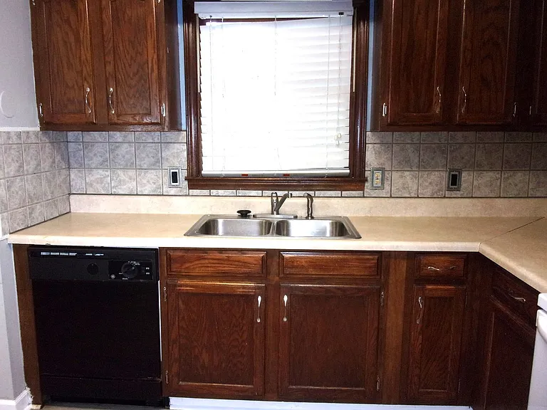589 Cedarvilla Dr — Photo 6
