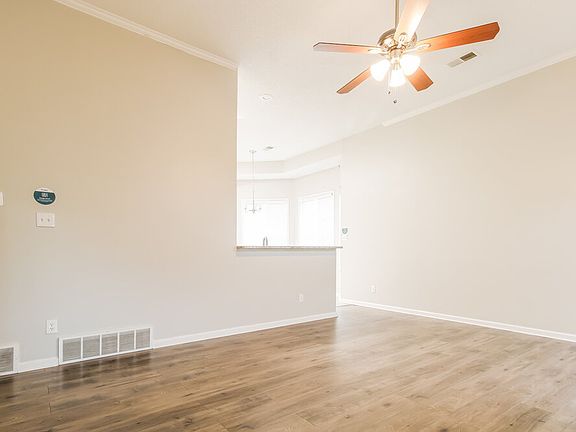 5th image of 1105 Averett Ln