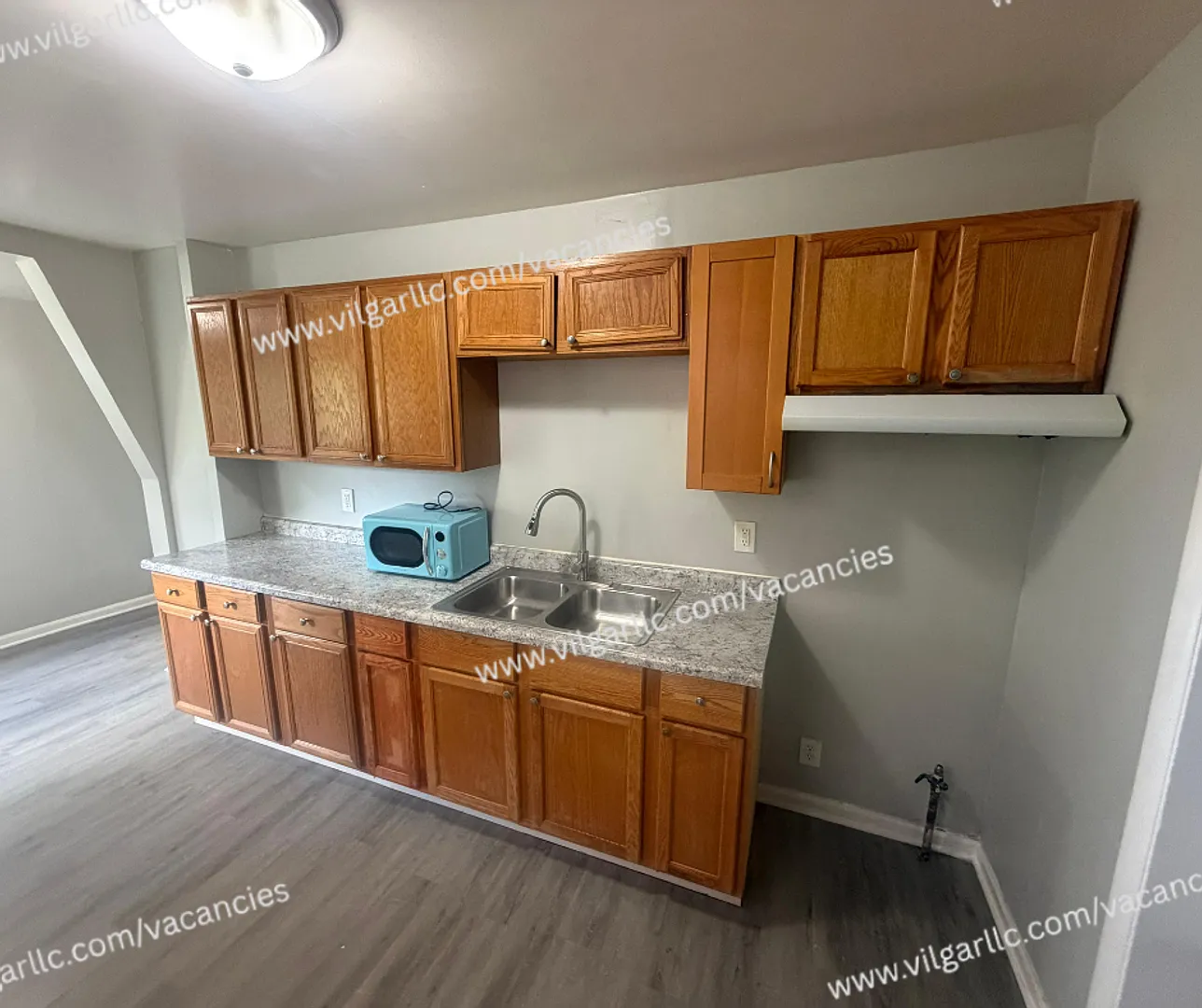4842 Northcote Ave. — Photo 3