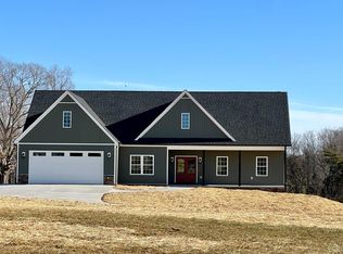 2223 Bellevue Rd, Forest, VA 24551