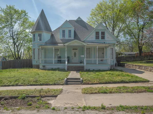 205 N Elm Street, Pierce City, MO 65723