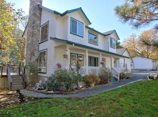 1673 Fish Hatchery Rd, Grants Pass, OR 97527