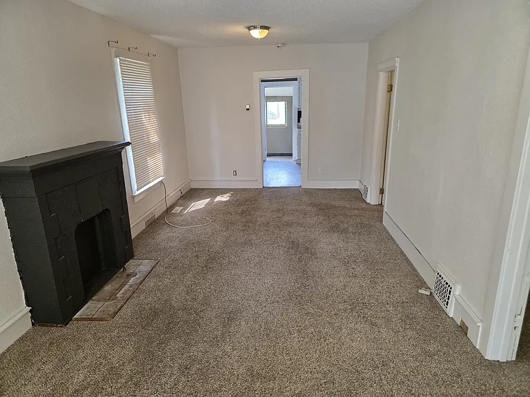 115 7th St NE — Photo 3