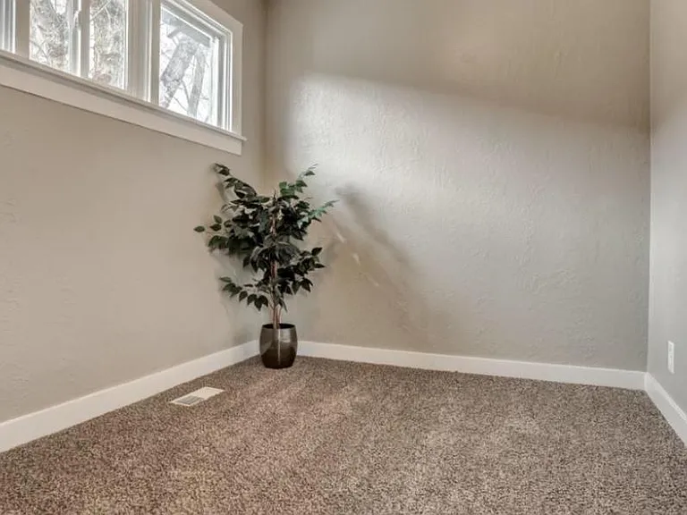 156 E Garden Ave — Photo 10