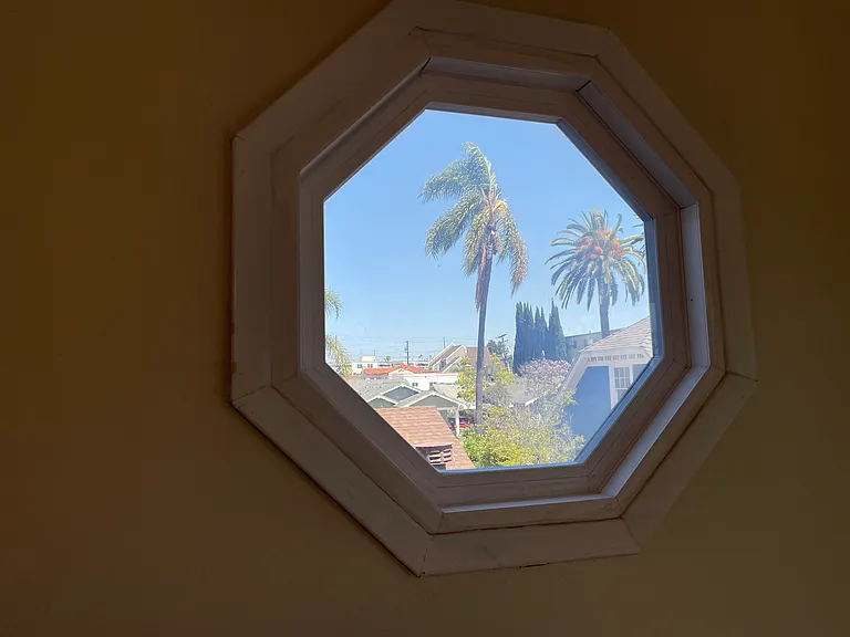 373 Coronado Ave — Photo 12