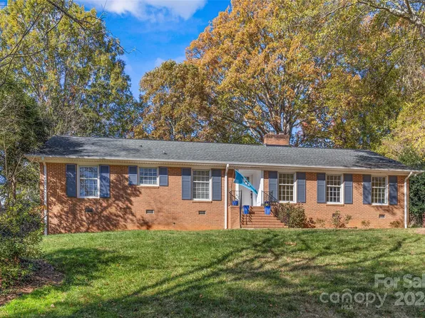 6327 Deveron Dr, Charlotte, NC 28211