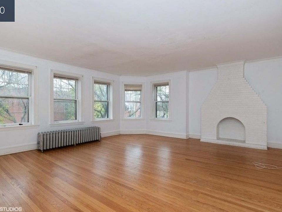 1st image of 2061 W Jarvis Ave APT 1