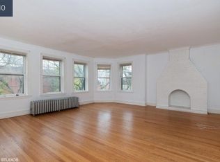 2061 W Jarvis Ave APT 1, Chicago, IL 60645