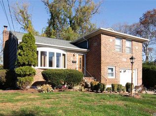 431 Linden St, West Hempstead, NY 11552