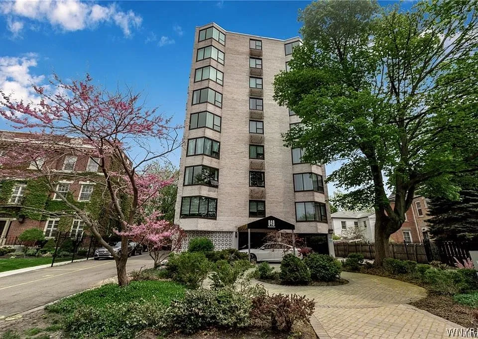 849 Delaware Ave #101